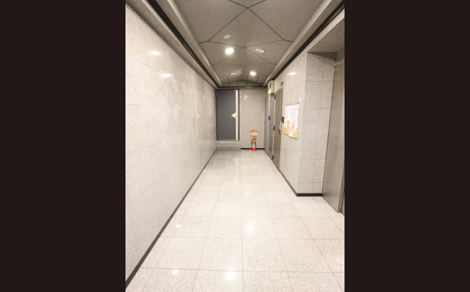 広々エレベーターホールです